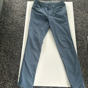 Selling Like-New Slim Men’s ABC Pants